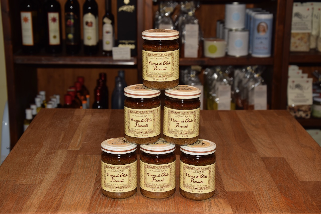 La Fovorita Pesto- Spicy black Olive Cream